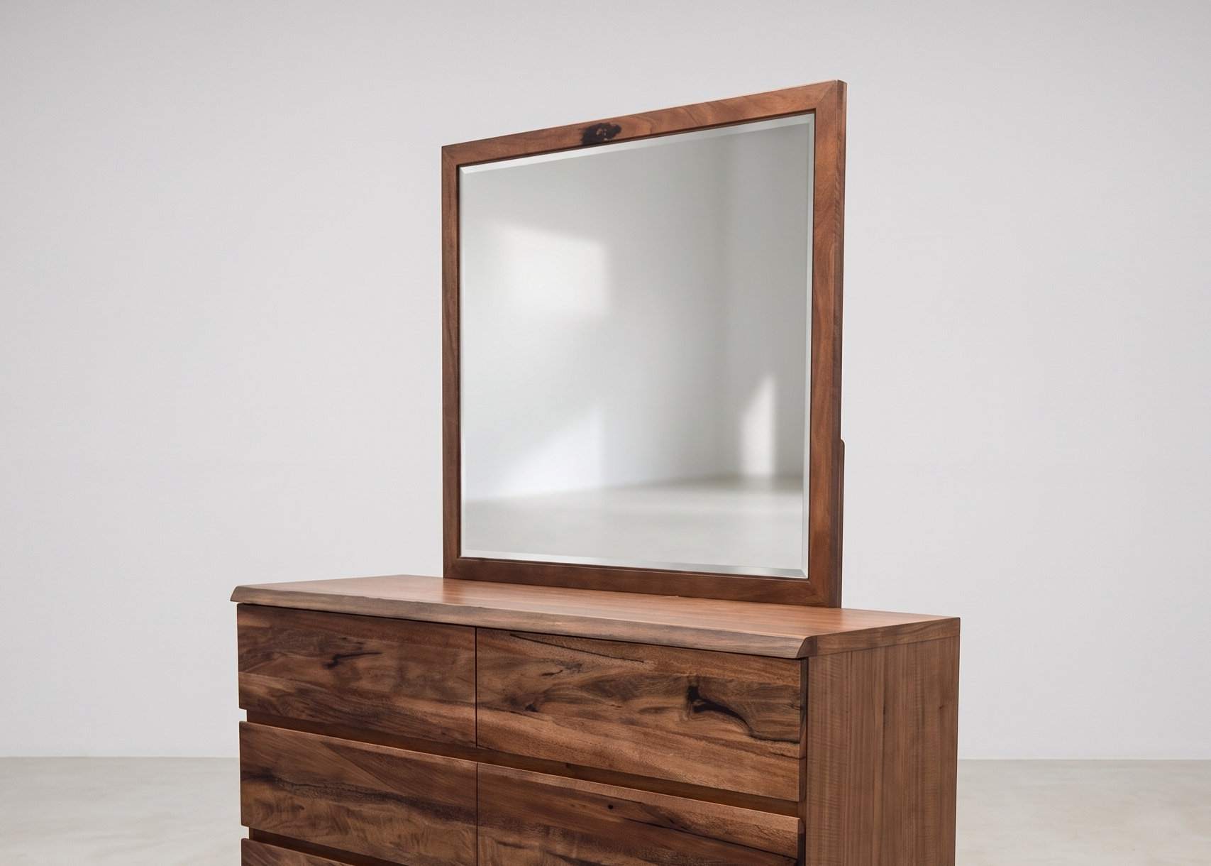 Akubra Mirror
